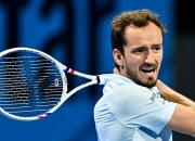 开云体育-世界网球队碾压日本网球队，梅德韦杰夫统治全场的简单介绍