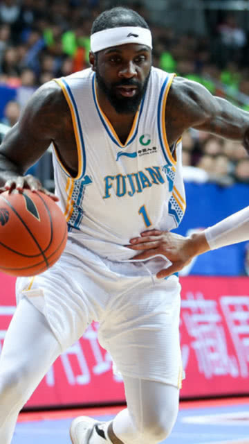 中国男篮血洗意大利男篮，汉密尔顿三分雨点燃全场