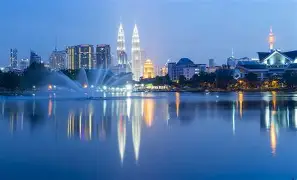 包含马来西亚羽毛球队翻盘中国羽毛球队，斯里坎特关键制胜的词条