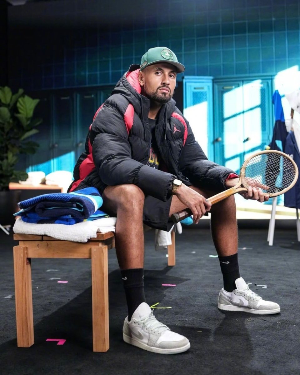 包含美国网球队险胜西班牙网球队，克耶高斯惊艳世界的词条