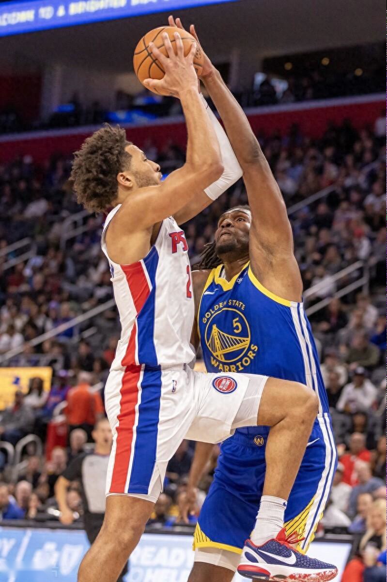 黄蜂绝杀勇士，保罗关键制胜的简单介绍