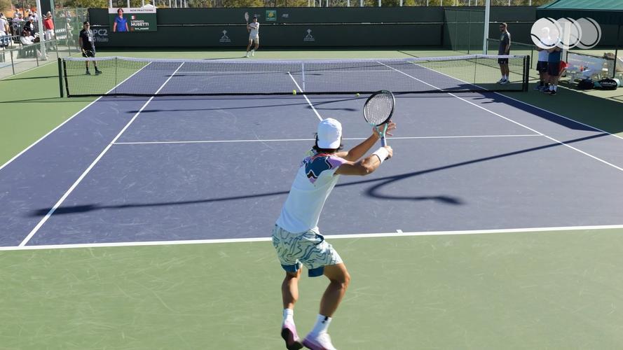 包含美国网球队翻盘世界网球队，克耶高斯绝境逆转的词条