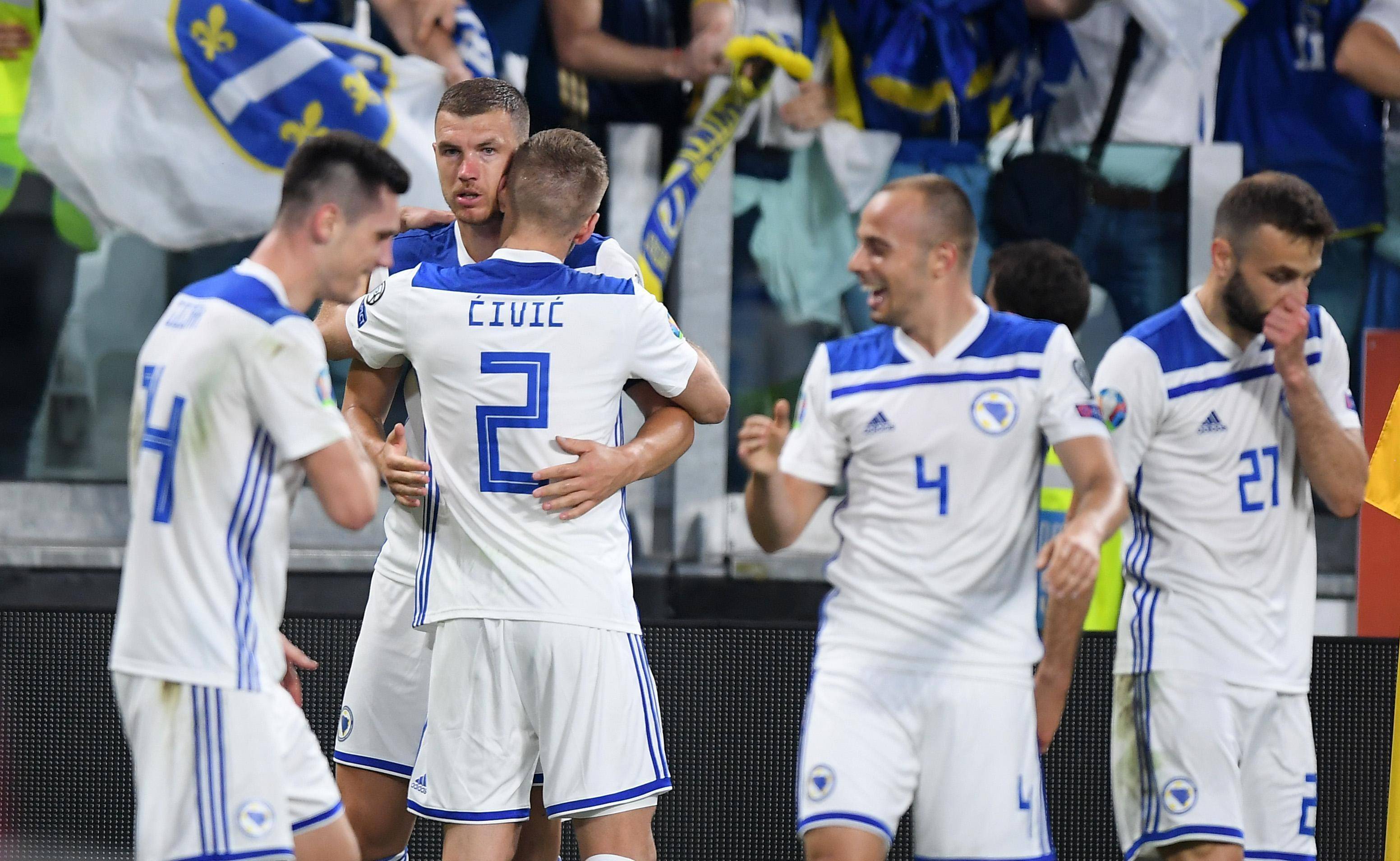 欧洲联赛进行中，波兰队形势严峻