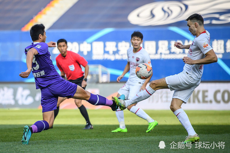 包含多特蒙德奋起抗争，豪取三分保持优势的词条