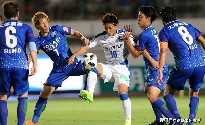 关于广岛三箭挺进亚冠强，梅开二度成为英雄的信息