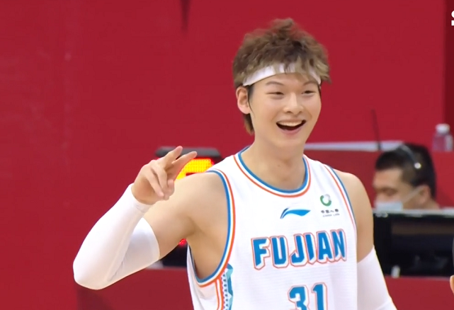 深圳队绝杀四川队，王哲林状态火热的简单介绍