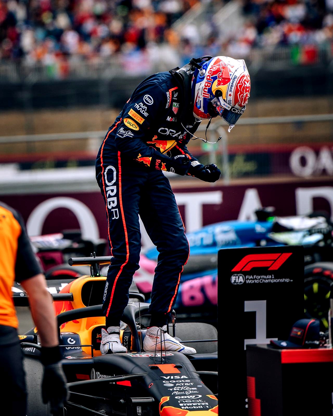 关于威廉姆斯翻盘哈斯车队，维斯塔潘惊艳四座的信息